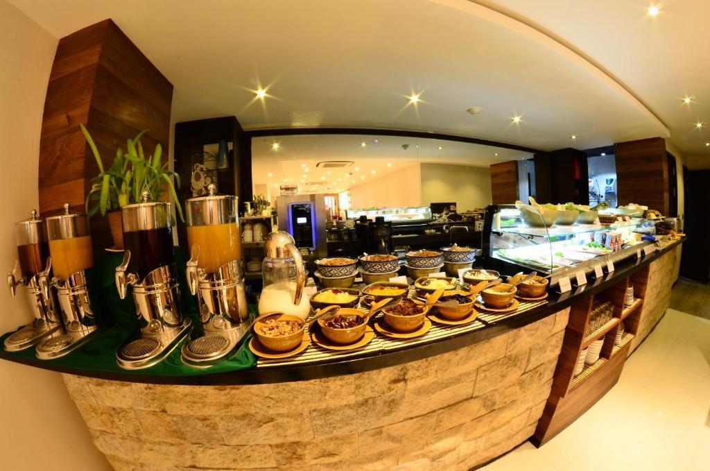 Отель The Somerset